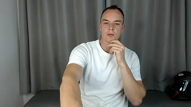 Snapshot of heilgarbest chatting on 12-05-25, 12:15 heilgarbest online show from 12-05-25, 12:15