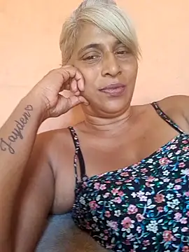 Goodgirlsue 77 online show from 03-19-26, 08:03