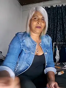 Snapshot of Goodgirlsue_77 chatting on 06-04-26, 04:33 Goodgirlsue 77 online show from 06-04-26, 04:33
