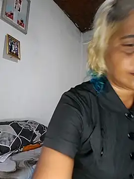 Goodgirlsue 77 online show from 02-25-26, 04:18