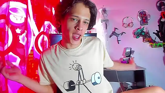 LilOwen  online show from 06-18-26, 06:02