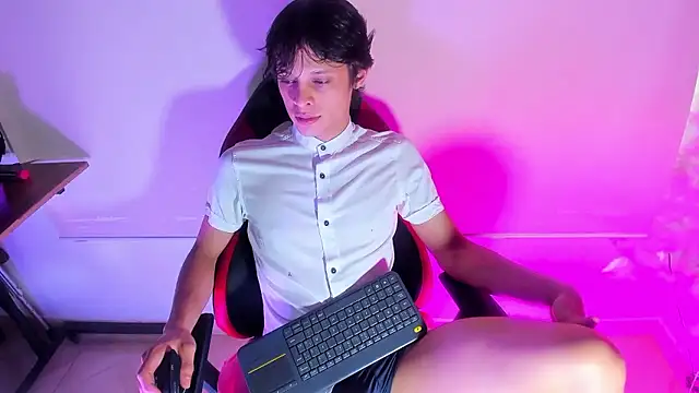 LilOwen  online show from 01-16-26, 07:40