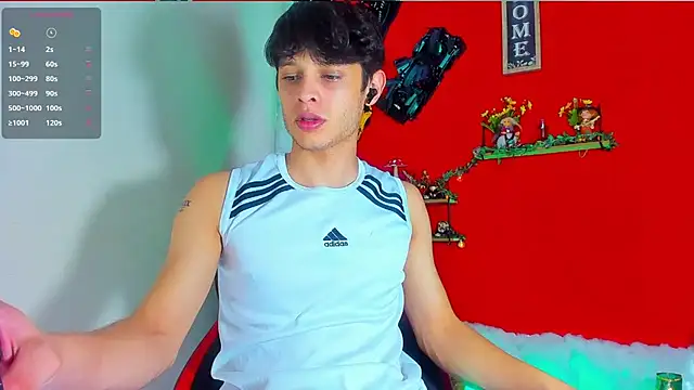 Snapshot of LilOwen_ chatting on 03-19-25, 05:19 LilOwen online show from 03-19-25, 05:19