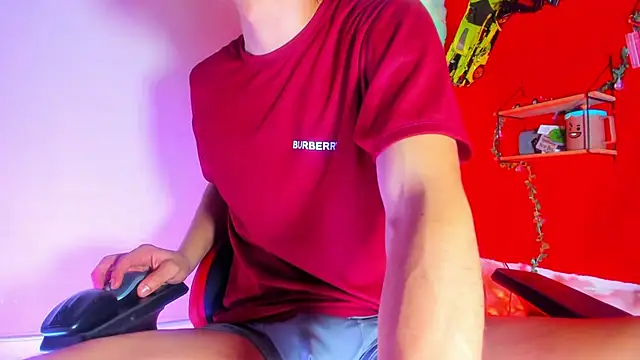 LilOwen  online show from 04-15-26, 07:58