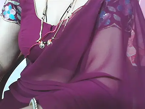 Snapshot of sunitha-3 chatting on 10-12-25, 06:48 sunitha-3 online show from 10-12-25, 06:48