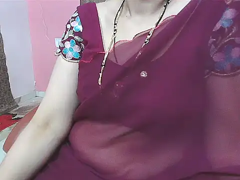 Snapshot of sunitha-3 chatting on 10-12-25, 06:53 sunitha-3 online show from 10-12-25, 06:53
