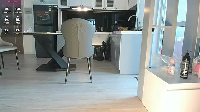 Snapshot of nacumi_mi chatting on 03-19-25, 04:03 nacumi mi online show from 03-19-25, 04:03