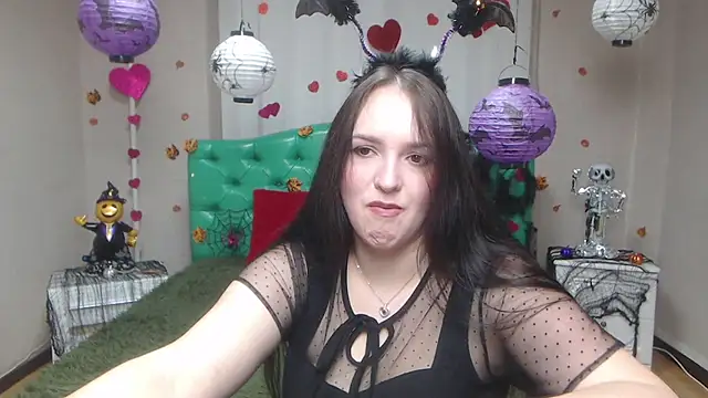 Snapshot of IsabelBlackberry chatting on 10-31-25, 06:10 IsabelBlackberry online show from 10-31-25, 06:10