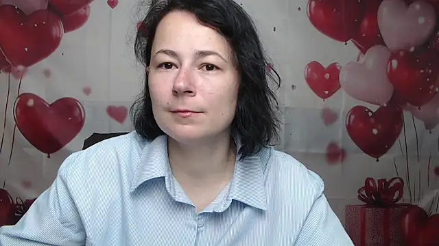 Snapshot of MarieSho chatting on 05-20-26, 06:21 MarieSho online show from 05-20-26, 06:21