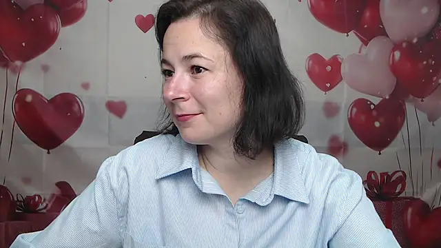 Snapshot of MarieSho chatting on 05-17-26, 05:02 MarieSho online show from 05-17-26, 05:02