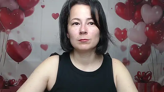 Snapshot of MarieSho chatting on 05-21-26, 06:44 MarieSho online show from 05-21-26, 06:44