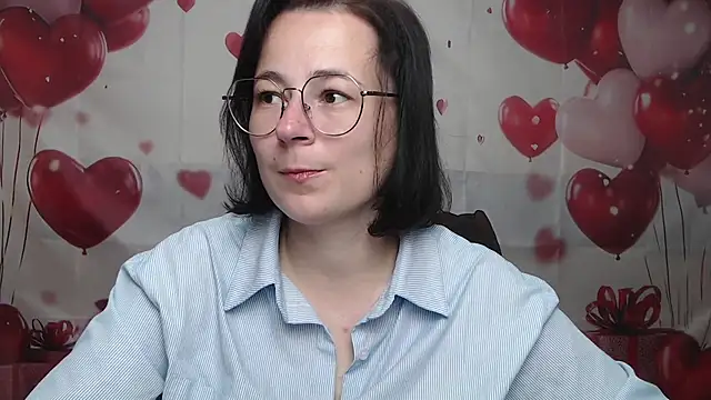 Snapshot of MarieSho chatting on 05-31-26, 05:08 MarieSho online show from 05-31-26, 05:08