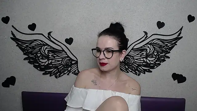 JasmineKouch online show from 10-16-25, 05:32
