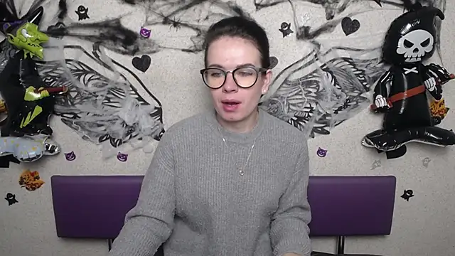 JasmineKouch online show from 10-22-25, 05:12