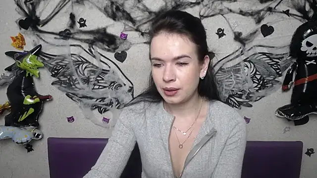 JasmineKouch online show from 11-09-25, 06:17