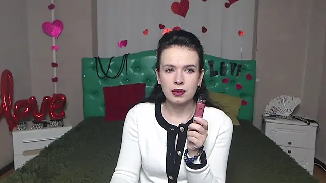 JasmineKouch online show from 11-26-25, 06:13