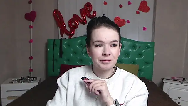 JasmineKouch online show from 02-11-26, 06:24