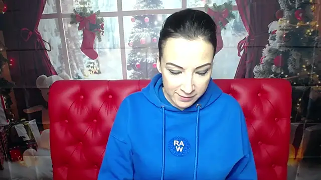 ElizabethSho online show from 12-15-25, 06:14