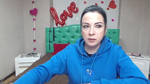 ElizabethSho online show from 02-11-26, 08:31