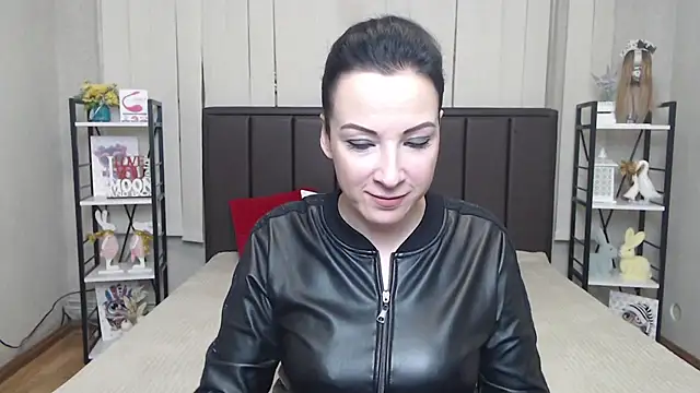 ElizabethSho online show from 11-29-25, 06:08