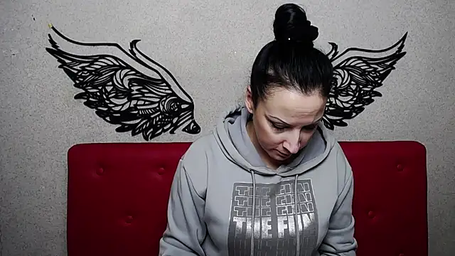 ElizabethSho online show from 01-20-25, 12:15