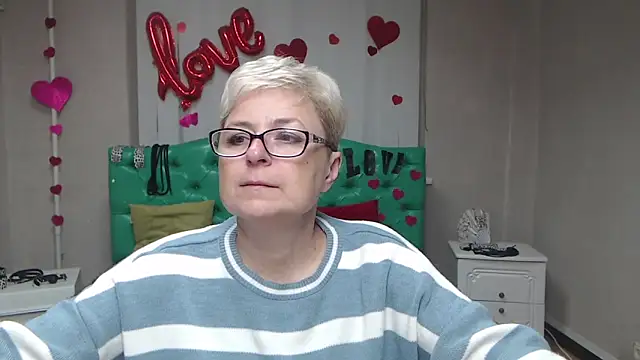 EmiliaGree online show from 09-30-25, 05:08