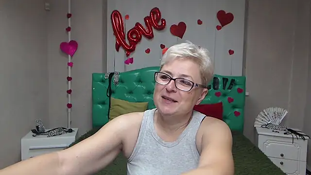 EmiliaGree online show from 09-22-25, 05:08