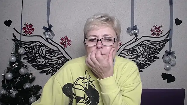 EmiliaGree online show from 12-14-25, 06:02