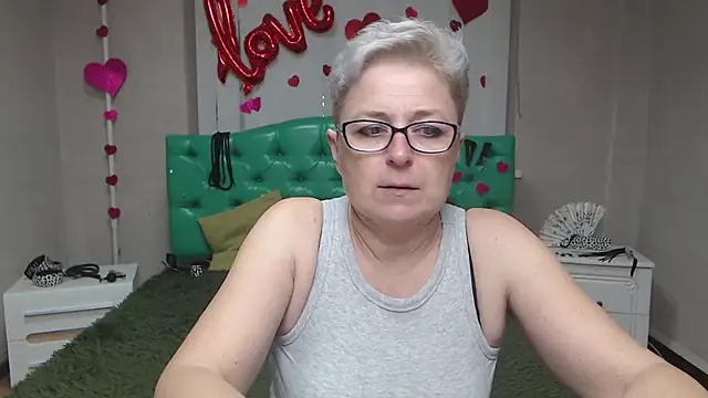 EmiliaGree online show from 10-14-25, 05:13