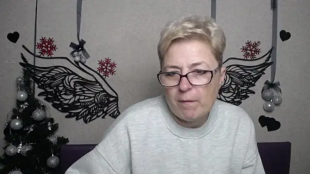 EmiliaGree online show from 12-20-25, 06:11