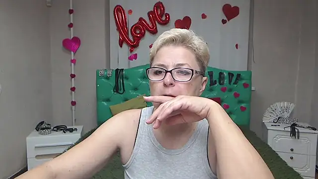 EmiliaGree online show from 10-13-25, 05:03