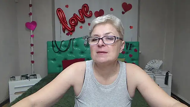 EmiliaGree online show from 11-16-25, 06:12