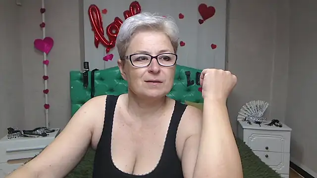 EmiliaGree online show from 09-17-25, 05:04