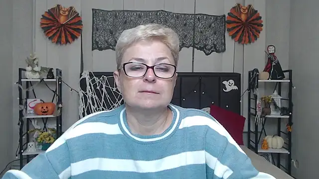 EmiliaGree online show from 10-25-25, 05:06