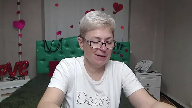 EmiliaGree online show from 11-19-25, 06:19