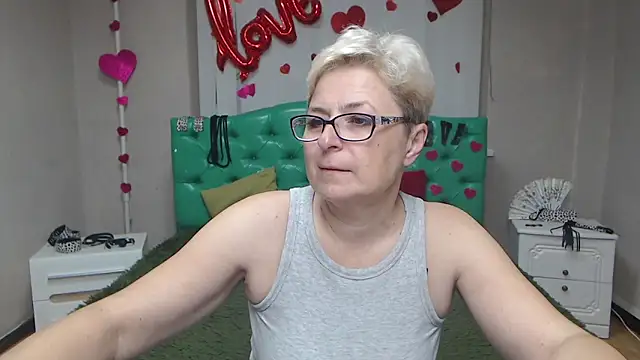 EmiliaGree online show from 10-12-25, 05:09