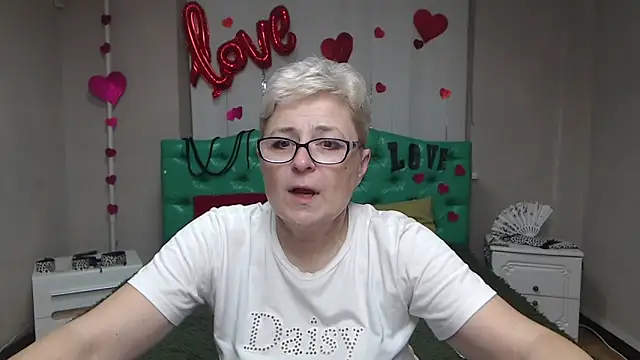 EmiliaGree online show from 11-18-25, 06:11