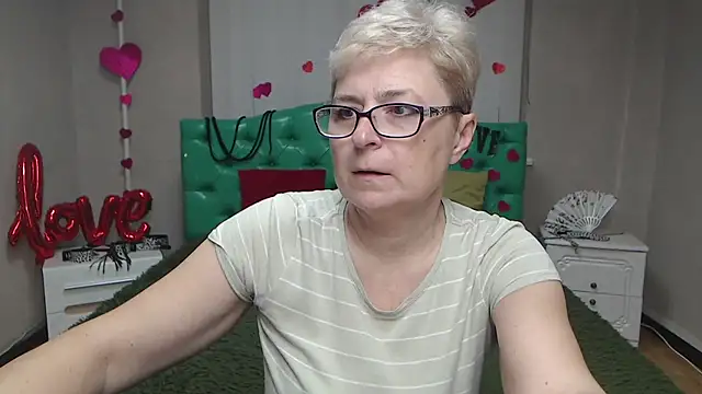 EmiliaGree online show from 11-28-25, 06:19