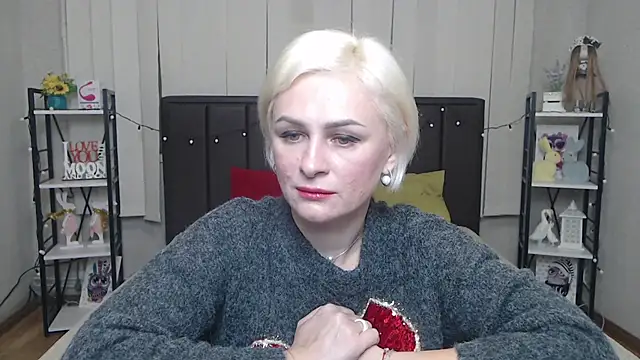 Snapshot of OliviaHorst chatting on 10-14-25, 05:30 OliviaHorst online show from 10-14-25, 05:30