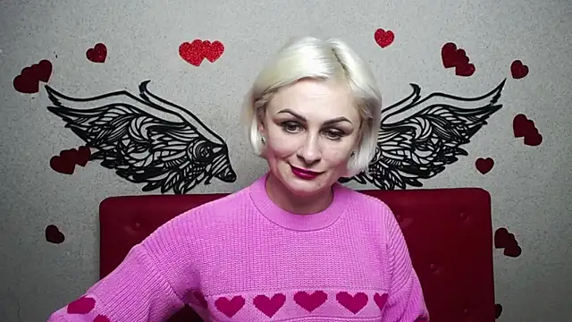 Snapshot of OliviaHorst chatting on 02-19-25, 03:38 OliviaHorst online show from 02-19-25, 03:38