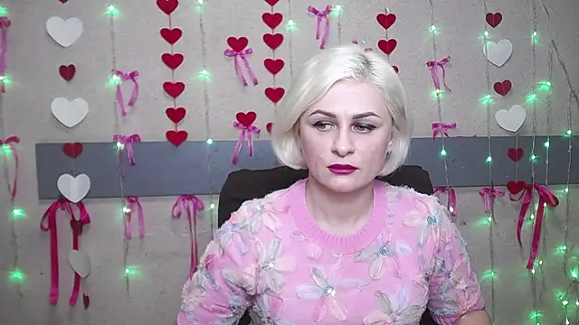Snapshot of OliviaHorst chatting on 02-22-25, 06:39 OliviaHorst online show from 02-22-25, 06:39