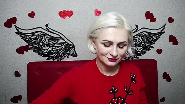 Snapshot of OliviaHorst chatting on 02-13-25, 12:32 OliviaHorst online show from 02-13-25, 12:32