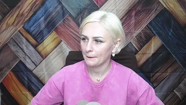 Snapshot of OliviaHorst chatting on 09-11-25, 05:18 OliviaHorst online show from 09-11-25, 05:18