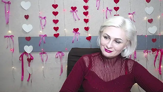 Snapshot of OliviaHorst chatting on 02-12-25, 12:12 OliviaHorst online show from 02-12-25, 12:12