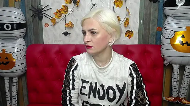 OliviaHorst online show from 10-26-25, 06:08