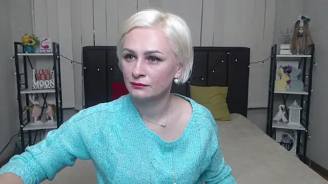 Snapshot of OliviaHorst chatting on 10-16-25, 05:27 OliviaHorst online show from 10-16-25, 05:27