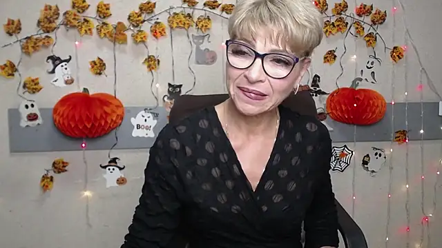 EllaBonito online show from 10-26-25, 06:36