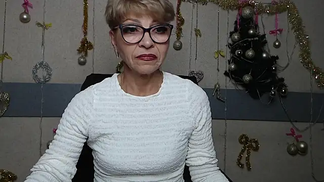 EllaBonito online show from 12-21-25, 06:26