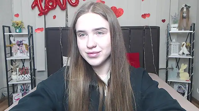 Snapshot of LauraHlot chatting on 02-08-26, 06:33 LauraHlot online show from 02-08-26, 06:33