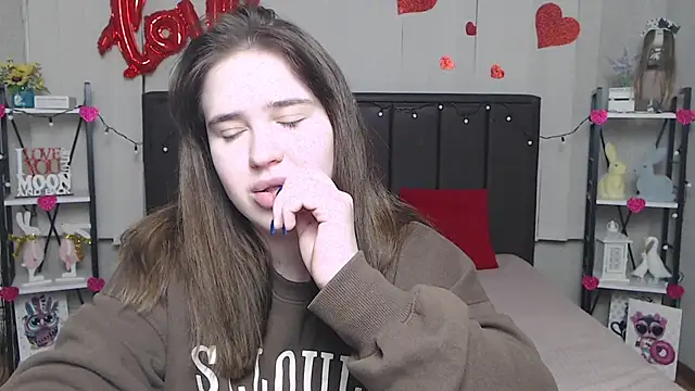 LauraHlot online show from 03-10-25, 09:40
